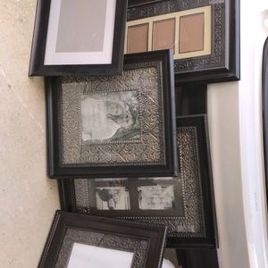 Bundle of picture frames